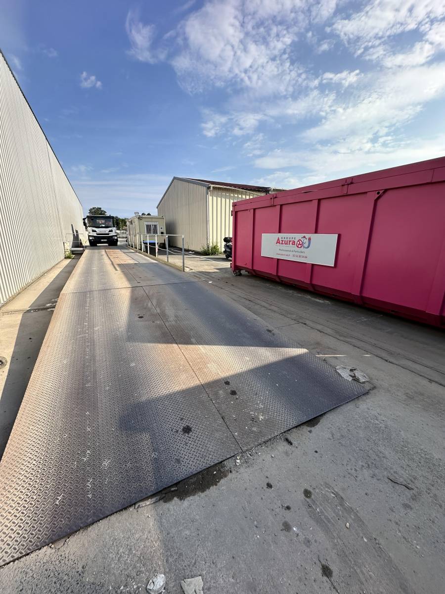 Louer une benne à gravats pour chantier entreprise à Biganos avec interface de suivi pour professionnels du BTP